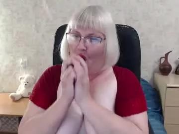 Alina672211 from Chaturbate
