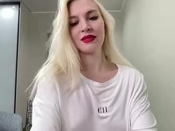 amazingkelly from Chaturbate