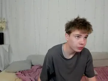Away andyjey_ on Chaturbate