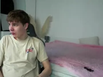 Away andyjey_ on Chaturbate