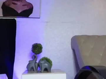 Freechat antonellariva_ on Chaturbate