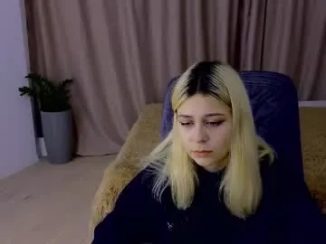 Away apheliastar on Chaturbate