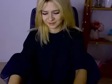 Away apheliastar on Chaturbate