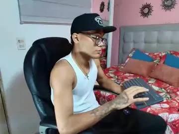 Aron_big_big from Chaturbate
