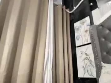 asianhugescott from Chaturbate