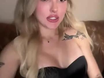 Augustnathena from Chaturbate