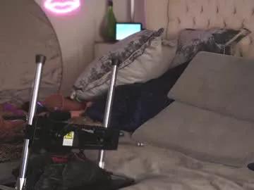 avalonnfoxx from Chaturbate