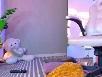 azaria_w from Chaturbate