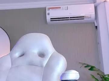 azaria_w from Chaturbate