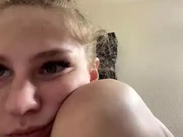 badazzcici from Chaturbate