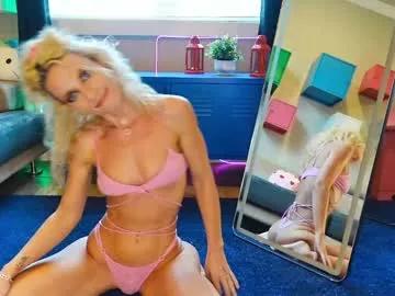barbieblueyes from Chaturbate