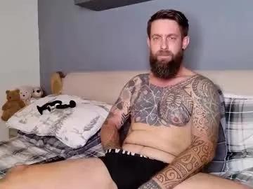 Beardedtattedguy from Chaturbate