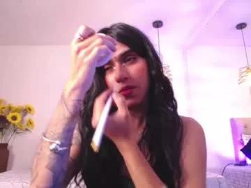 bella_poisonous from Chaturbate