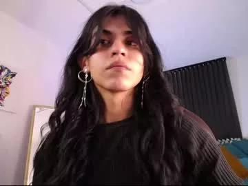 bella_poisonous from Chaturbate