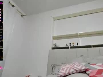 bella_trix_ from Chaturbate