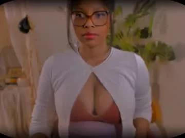 bellablakes18 from Chaturbate