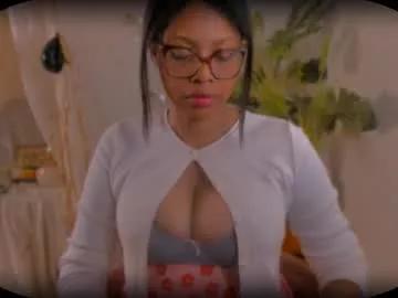 bellablakes18 from Chaturbate