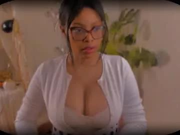 bellablakes18 from Chaturbate