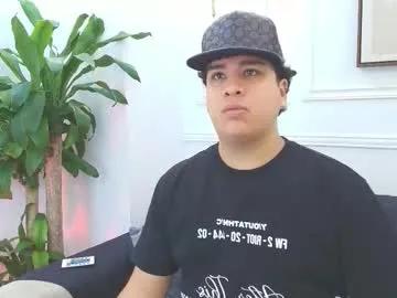 Bennett_alejoo from Chaturbate