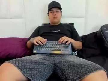 Bennett_alejoo from Chaturbate