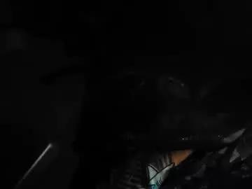 bombinshaman from Chaturbate