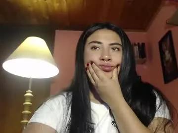 bunnyemilyr0s33 from Chaturbate