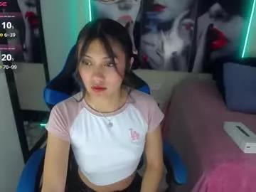 catalehia_milk from Chaturbate