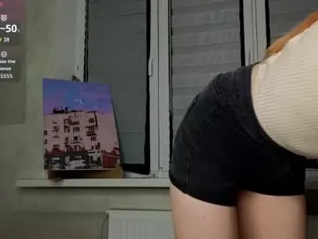 Freechat cherrypepperkiss on Chaturbate