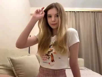 chloe_show — I'm Chloe ^^  | Goal: Shirt Flies to YOU [874 tokens left] #new #shy #petite #teen #18