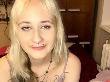 Clementinehollner from Chaturbate