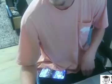 collegeguy4dads from Chaturbate