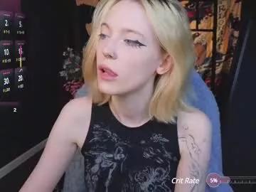 crackling_tati from Chaturbate