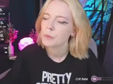 crackling_tati from Chaturbate