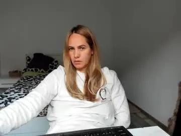Cutehana from Chaturbate