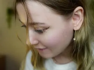 Freechat cutenass on Chaturbate