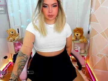 dannia_13 from Chaturbate