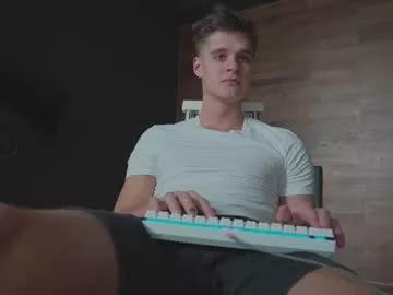 Dave_maxwell from Chaturbate