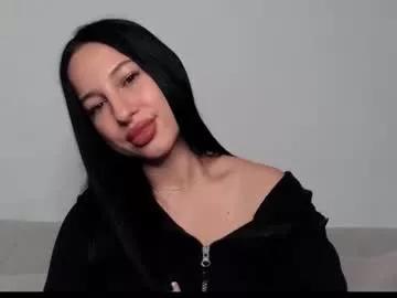 Delly_love from Chaturbate