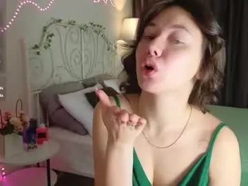 Freechat dreamymilka on Chaturbate