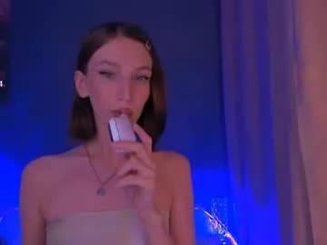 ellaamber from Chaturbate
