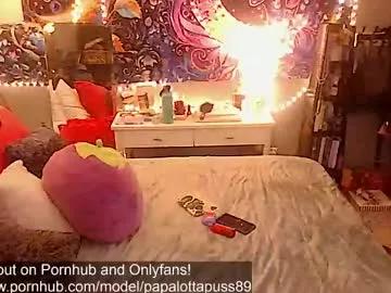 elleekaypetite from Chaturbate