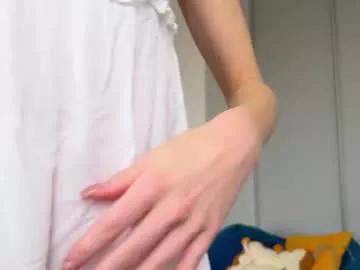 elli_harmon from Chaturbate