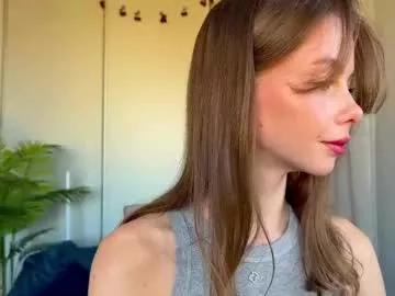 elli_harmon from Chaturbate