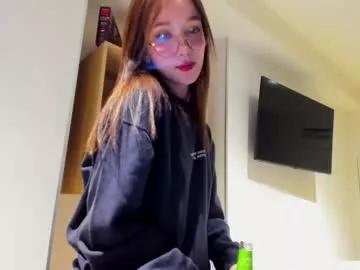 ellie_leen from Chaturbate