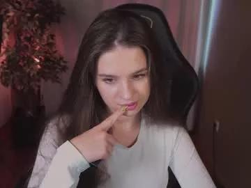elliephant_ from Chaturbate