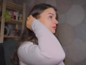 elliephant_ from Chaturbate