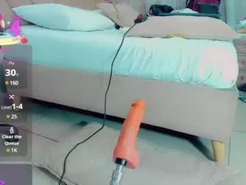 emiilysaenzz from Chaturbate
