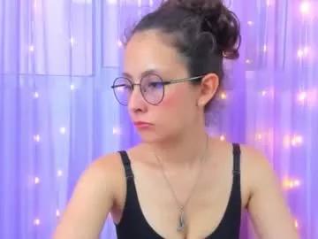 emma_belle02 from Chaturbate