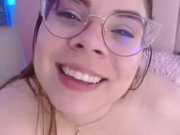 emmacox22 from Chaturbate