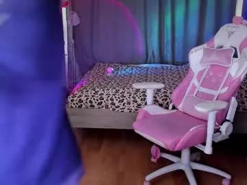 emmalovepink from Chaturbate